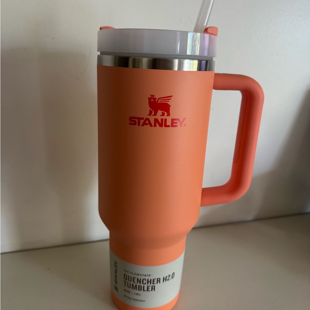 NEW Stanley  Peach Quencher Tumbler